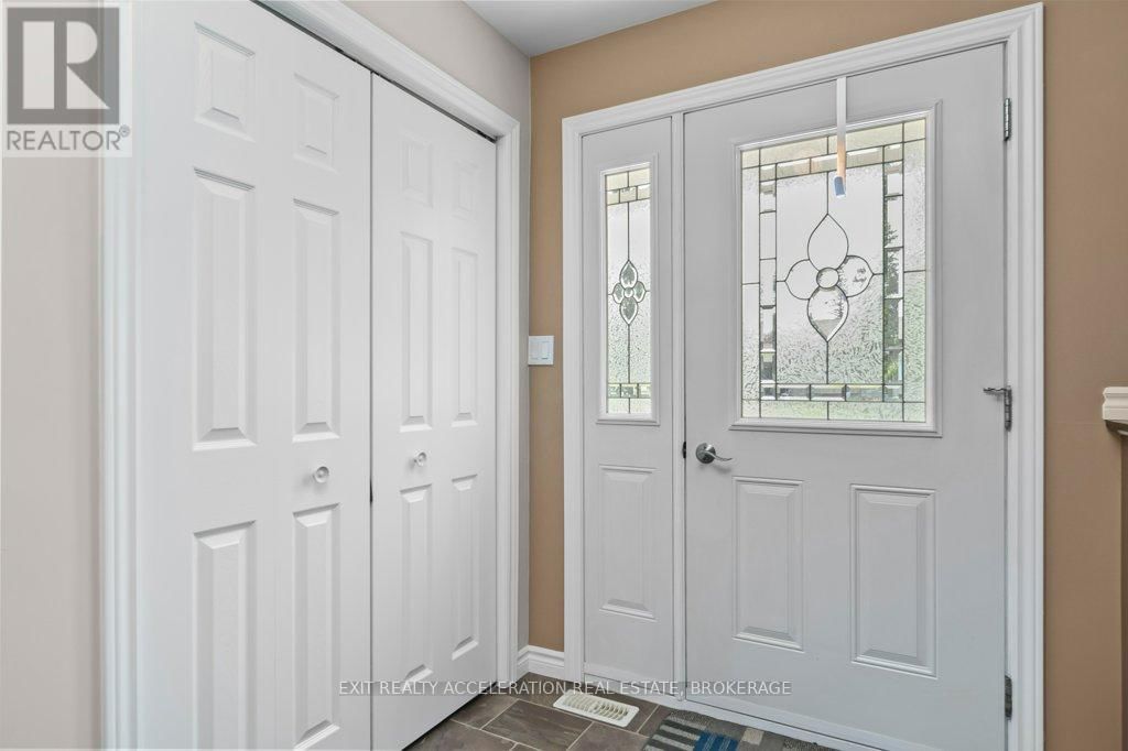 241 SMART CRESCENT Image 5