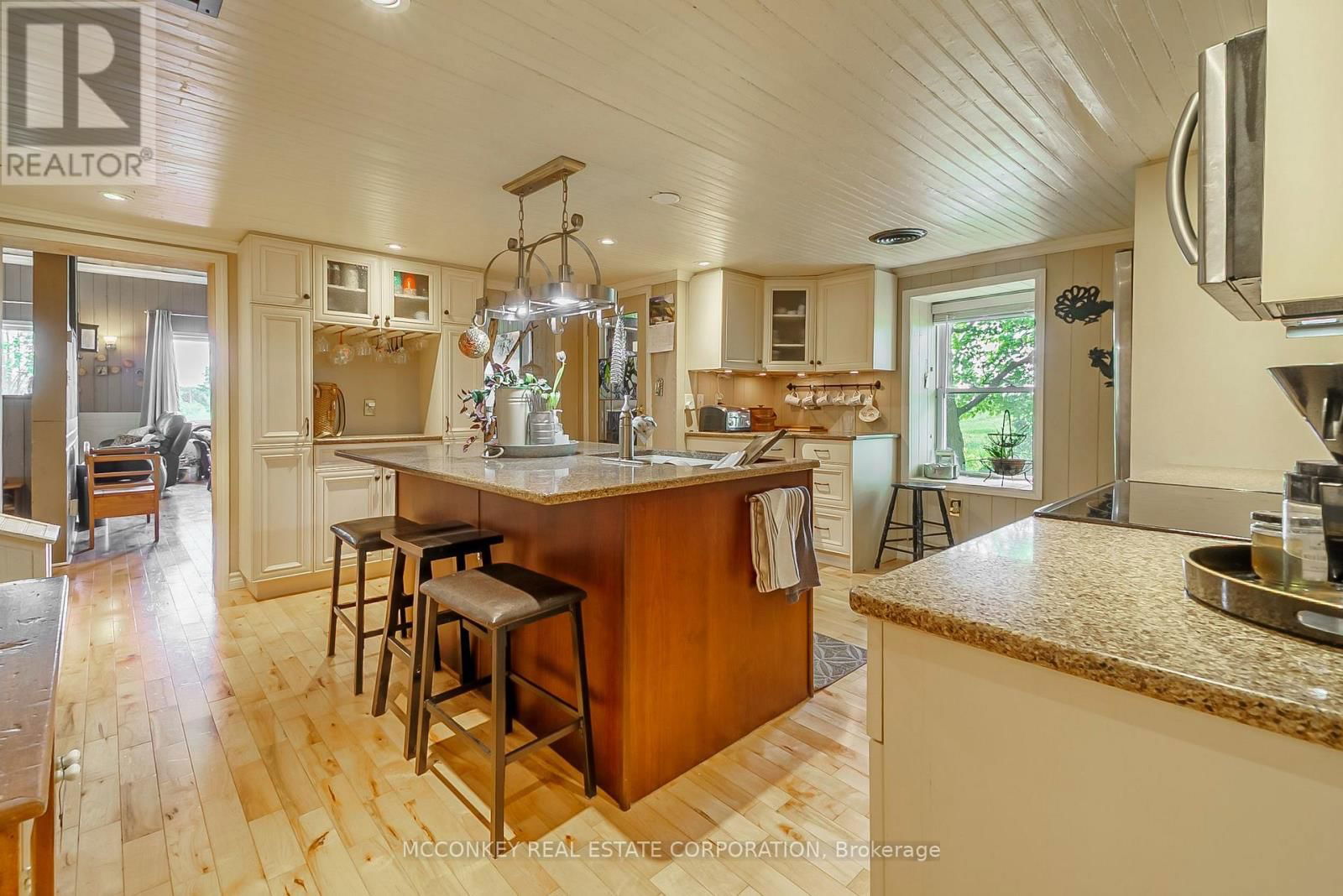 2385 NORTHEY'S ROAD Image 25
