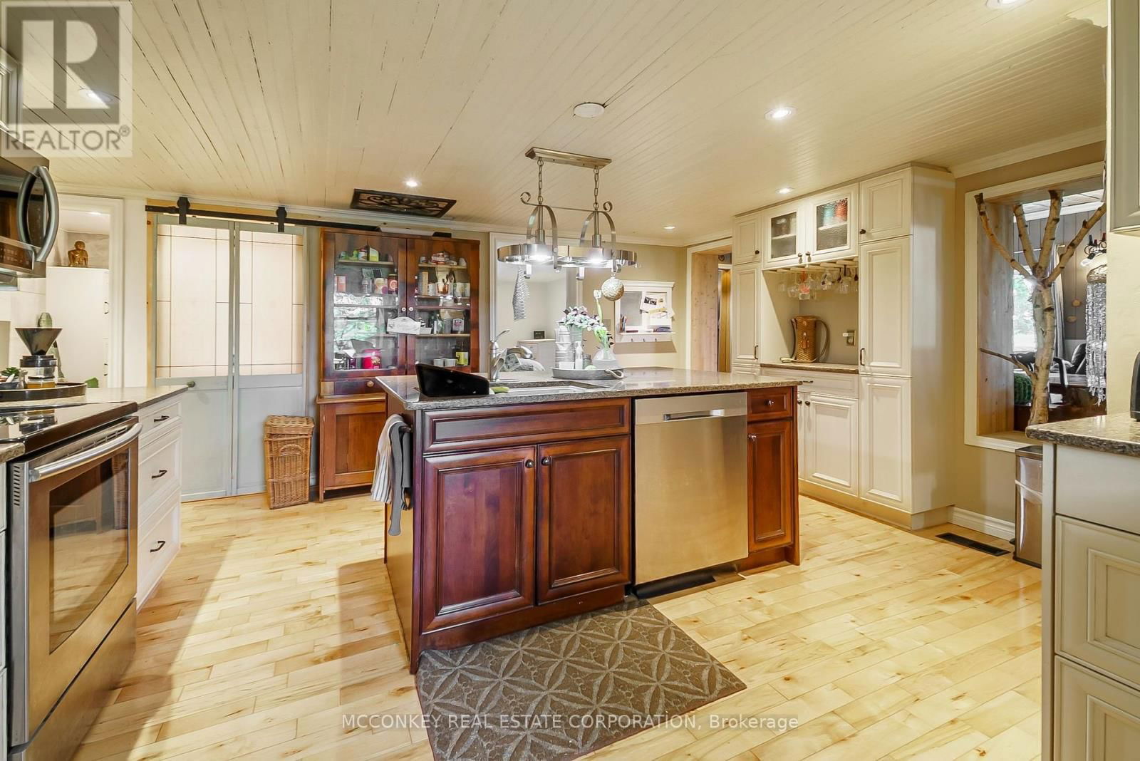 2385 NORTHEY'S ROAD Image 27