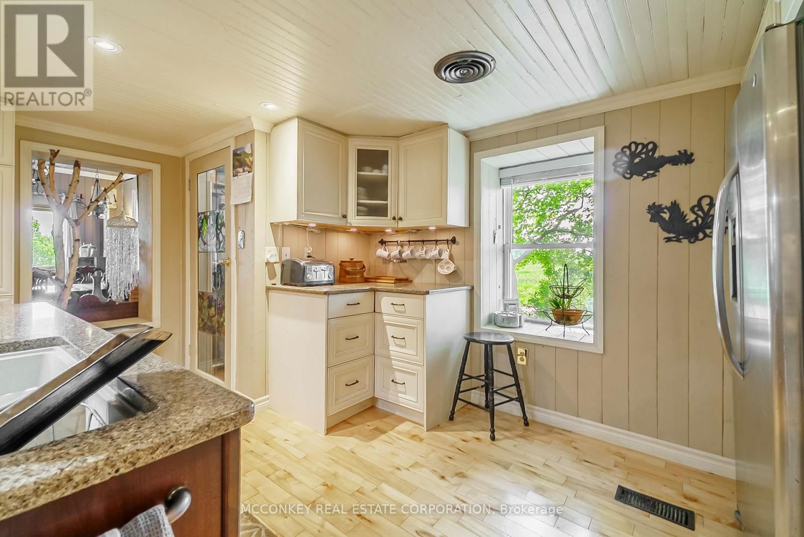 2385 NORTHEY'S ROAD Image 28
