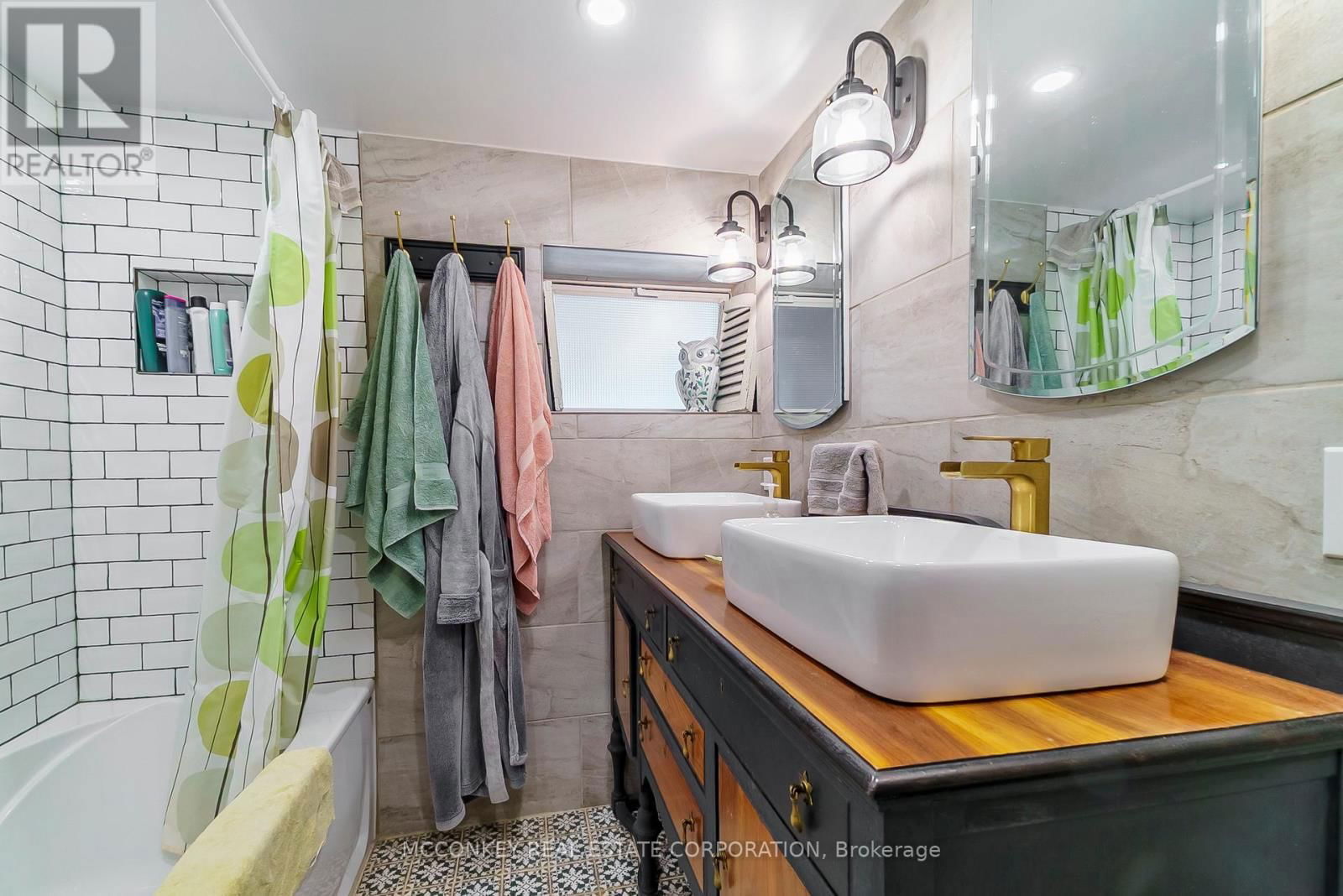 2385 NORTHEY'S ROAD Image 31