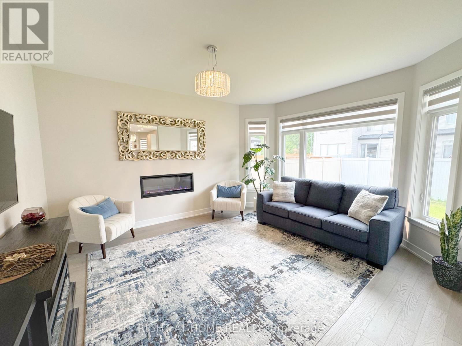 203 OSTERLEY WAY Image 12