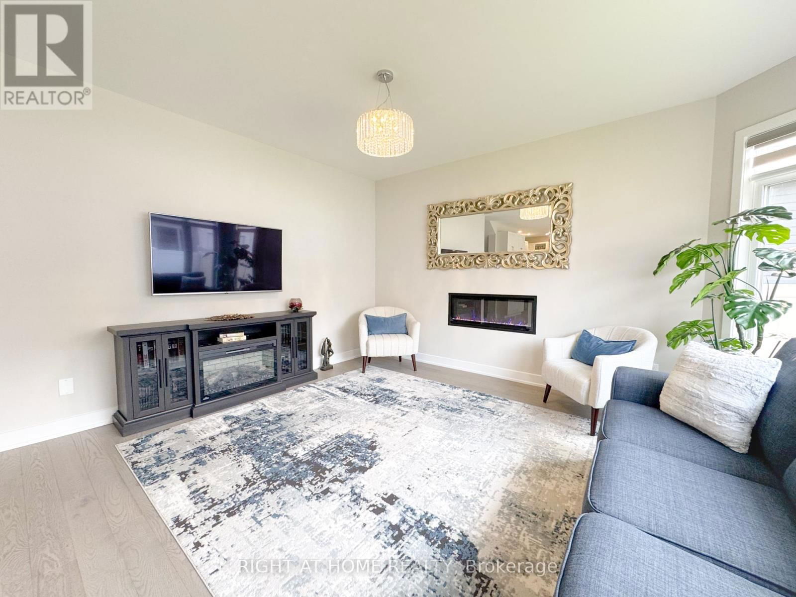203 OSTERLEY WAY Image 13