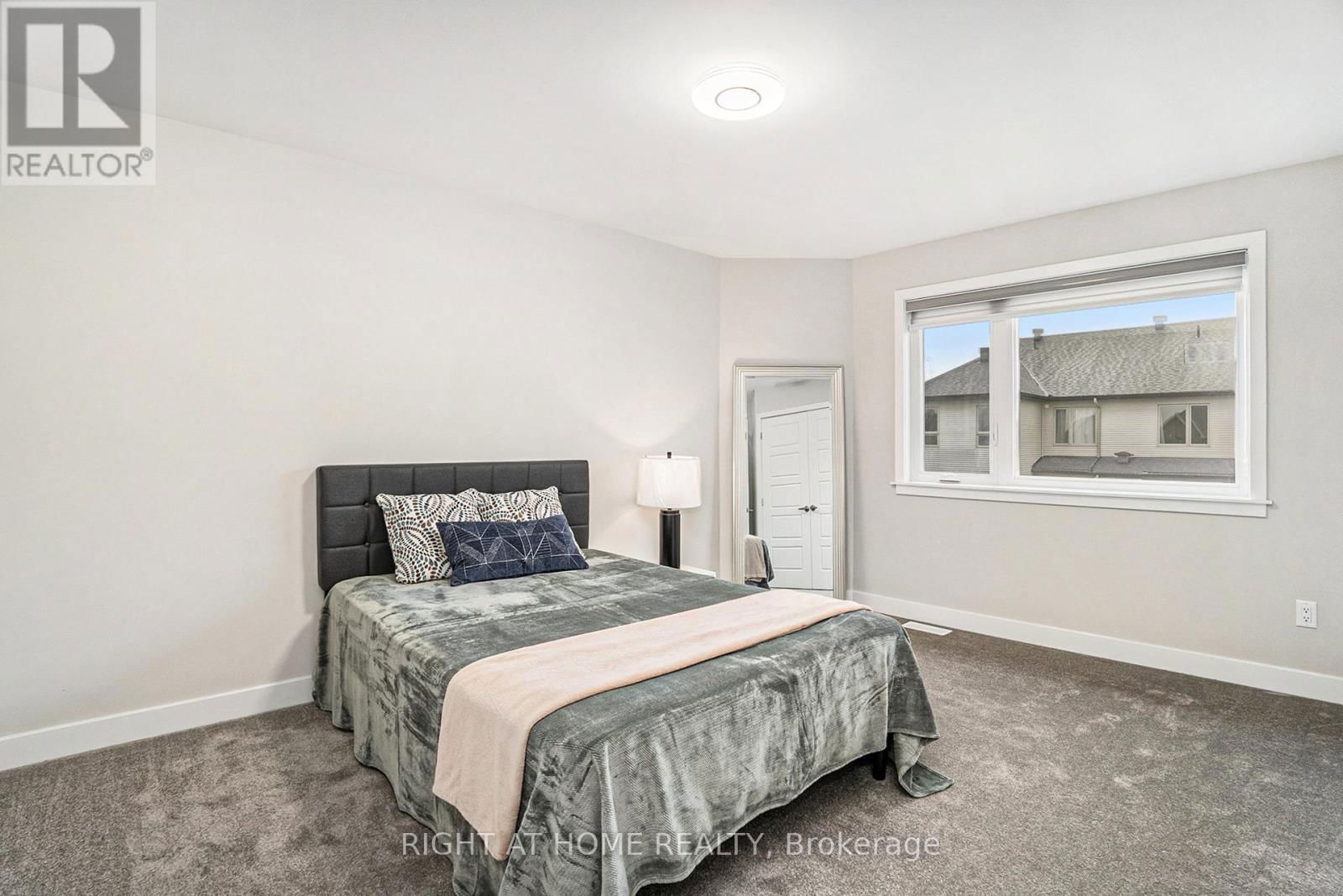 203 OSTERLEY WAY Image 23