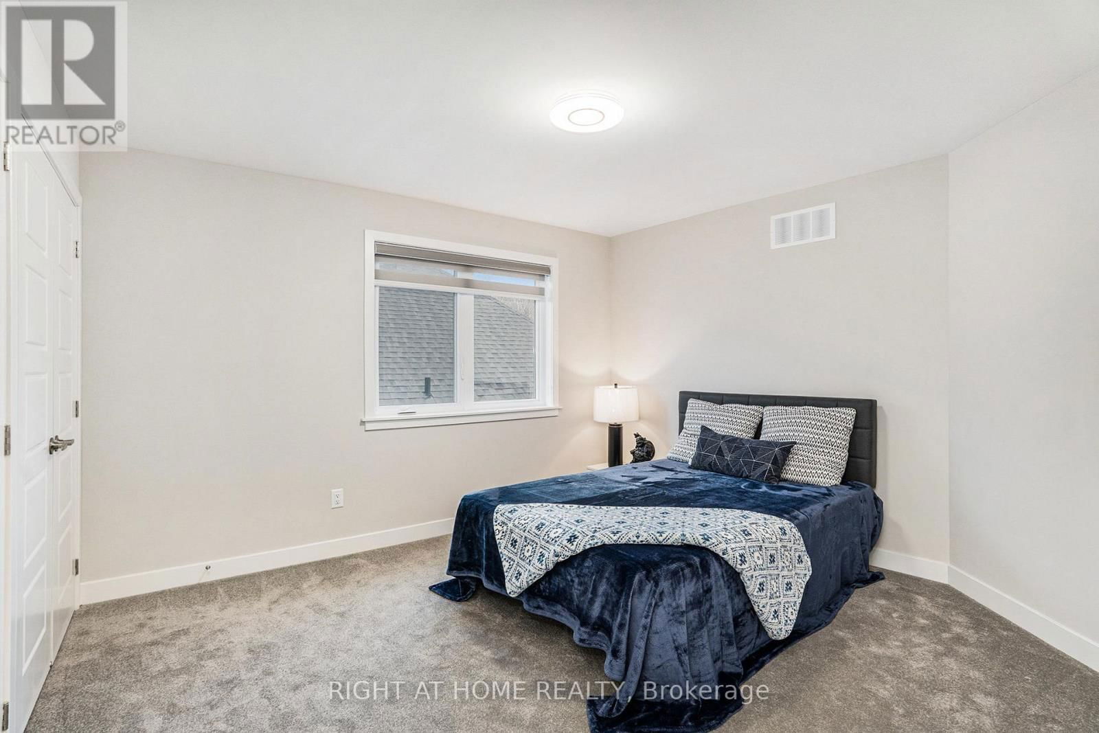 203 OSTERLEY WAY Image 24