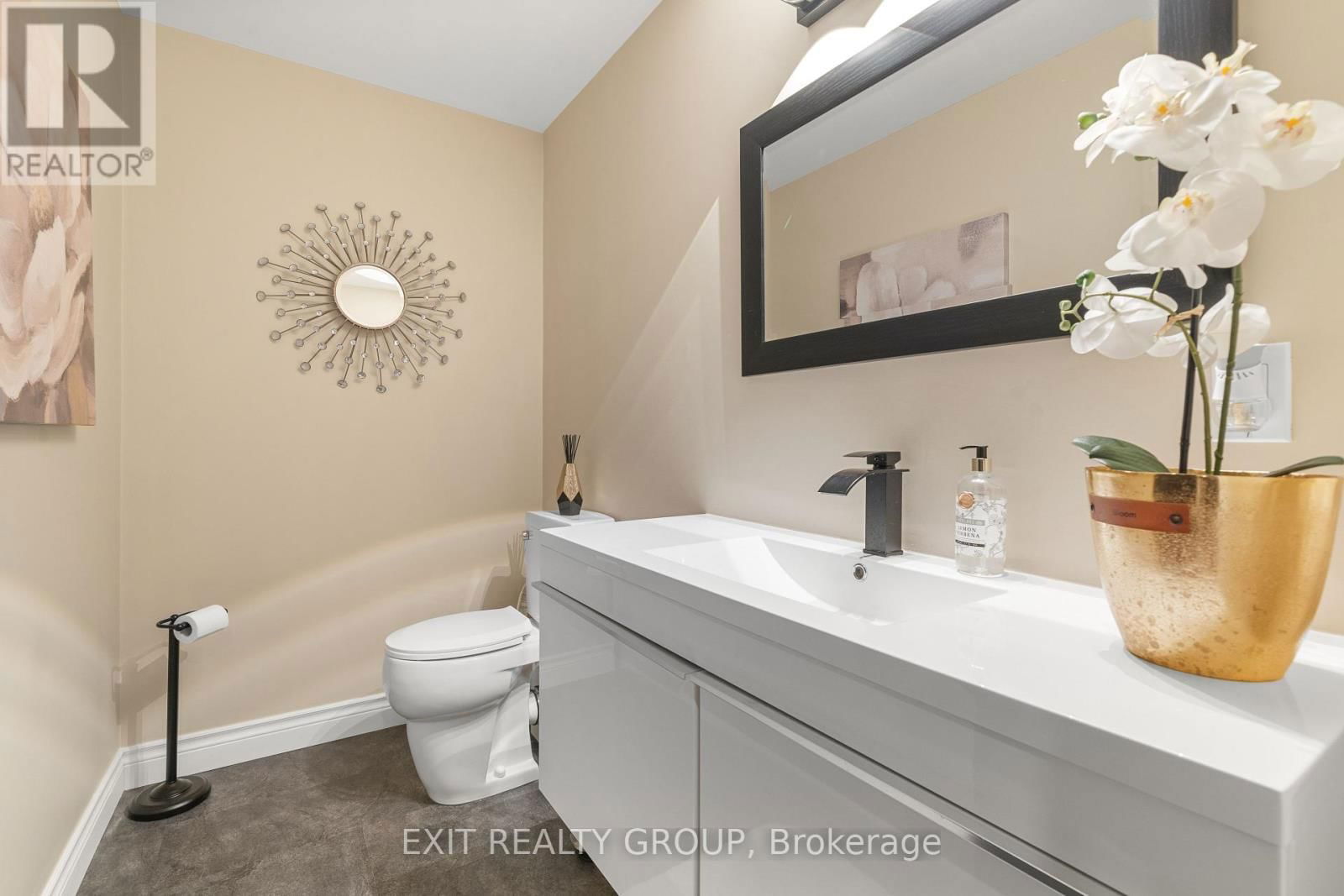 39 WOODS ROAD Image 32