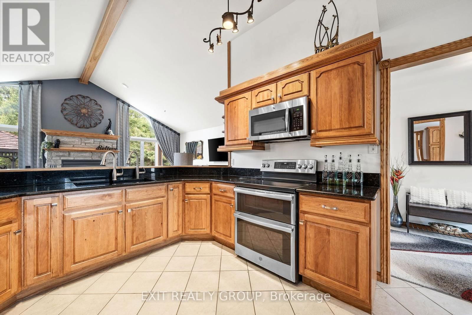 39 WOODS ROAD Image 5