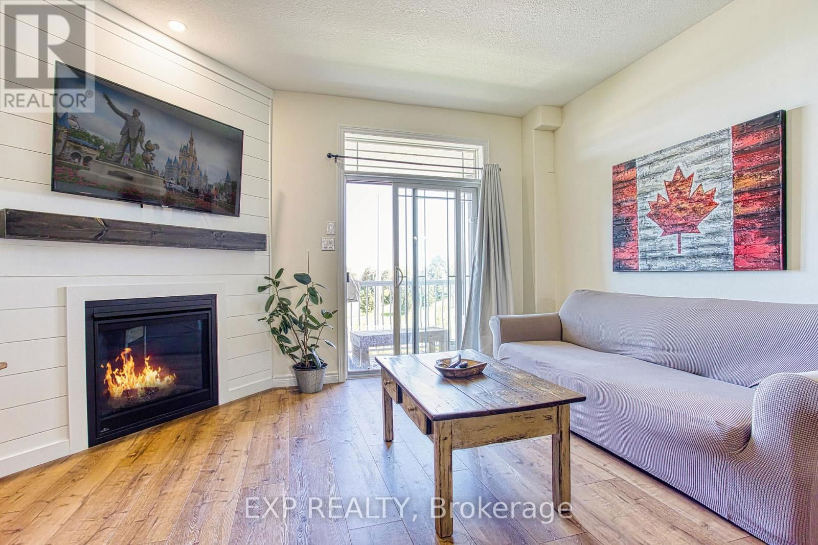 28 - 8 HEMLOCK WAY Image 14
