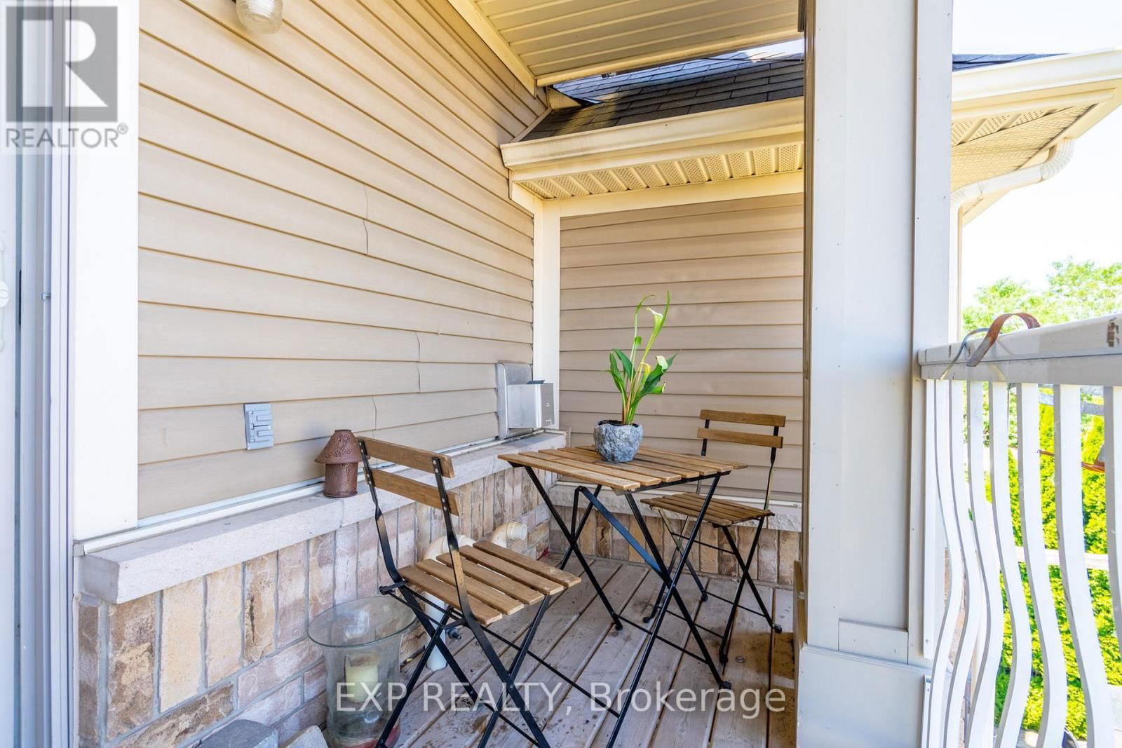 28 - 8 HEMLOCK WAY Image 16