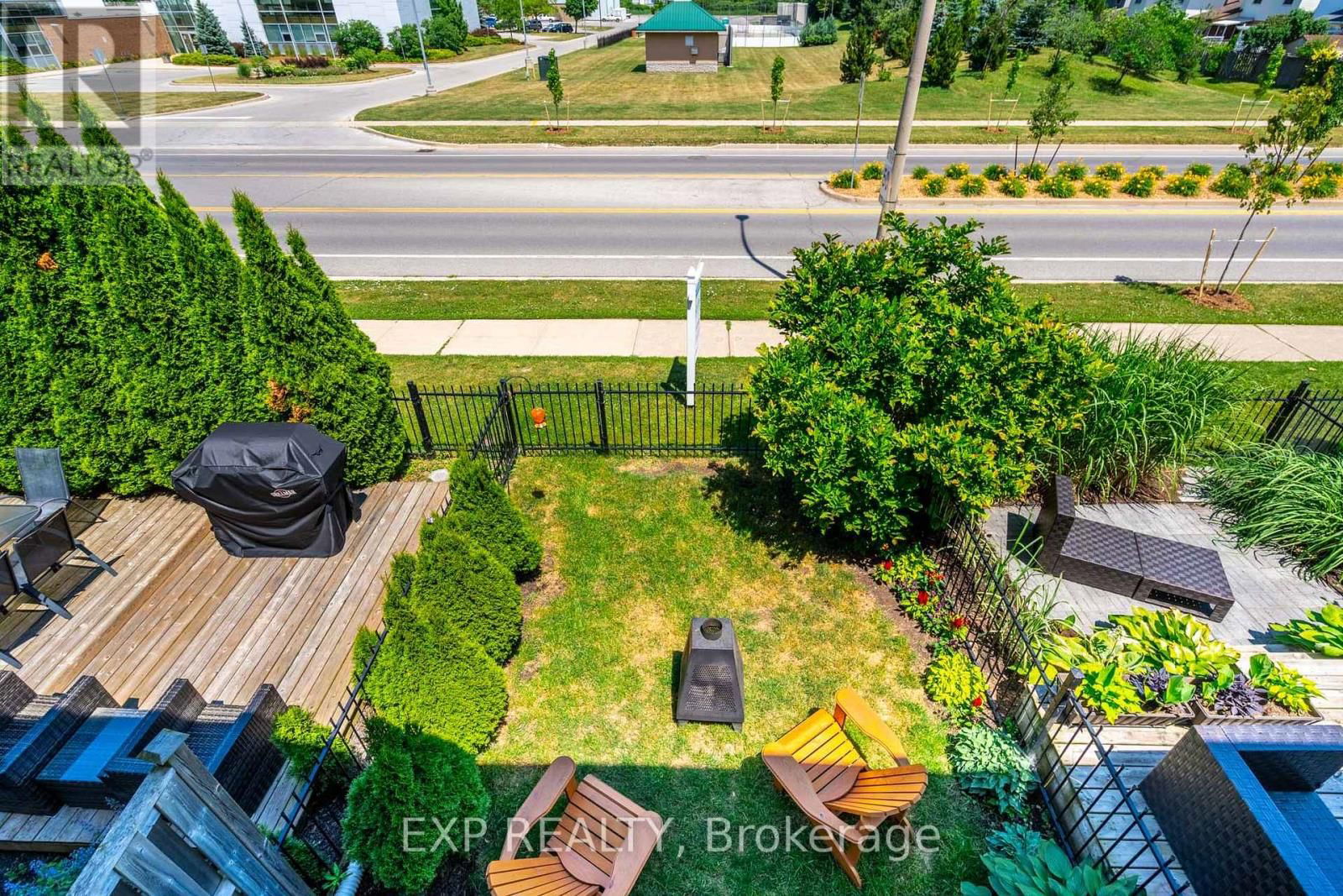 28 - 8 HEMLOCK WAY Image 19