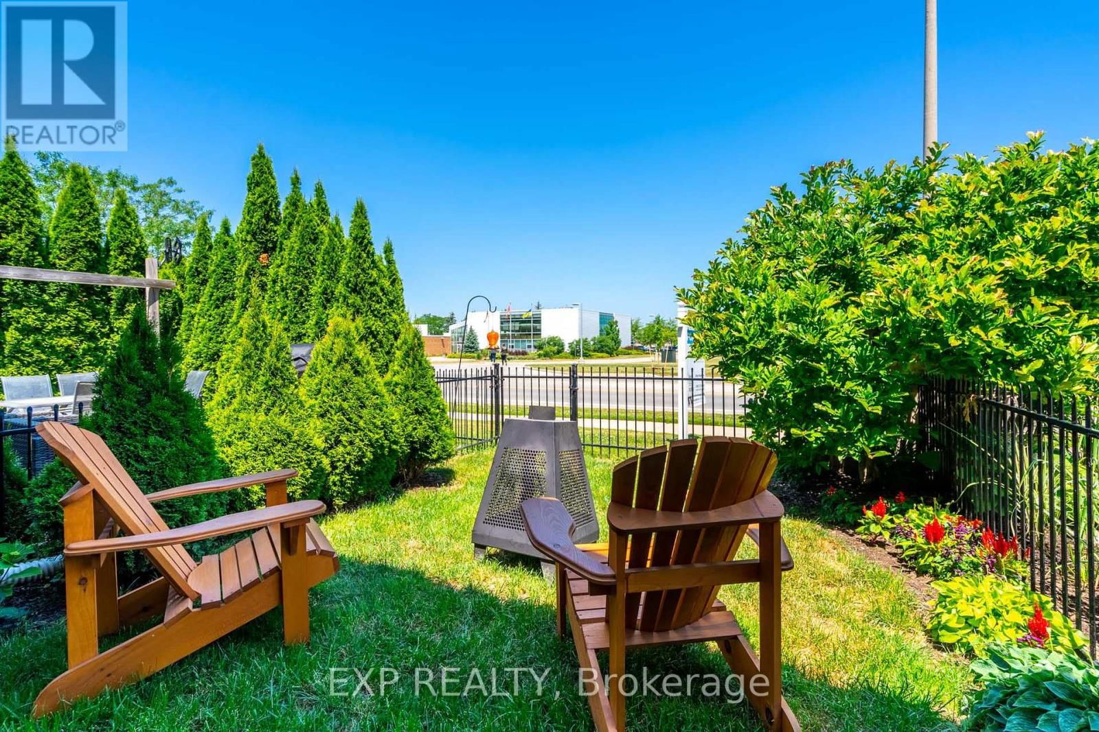 28 - 8 HEMLOCK WAY Image 35
