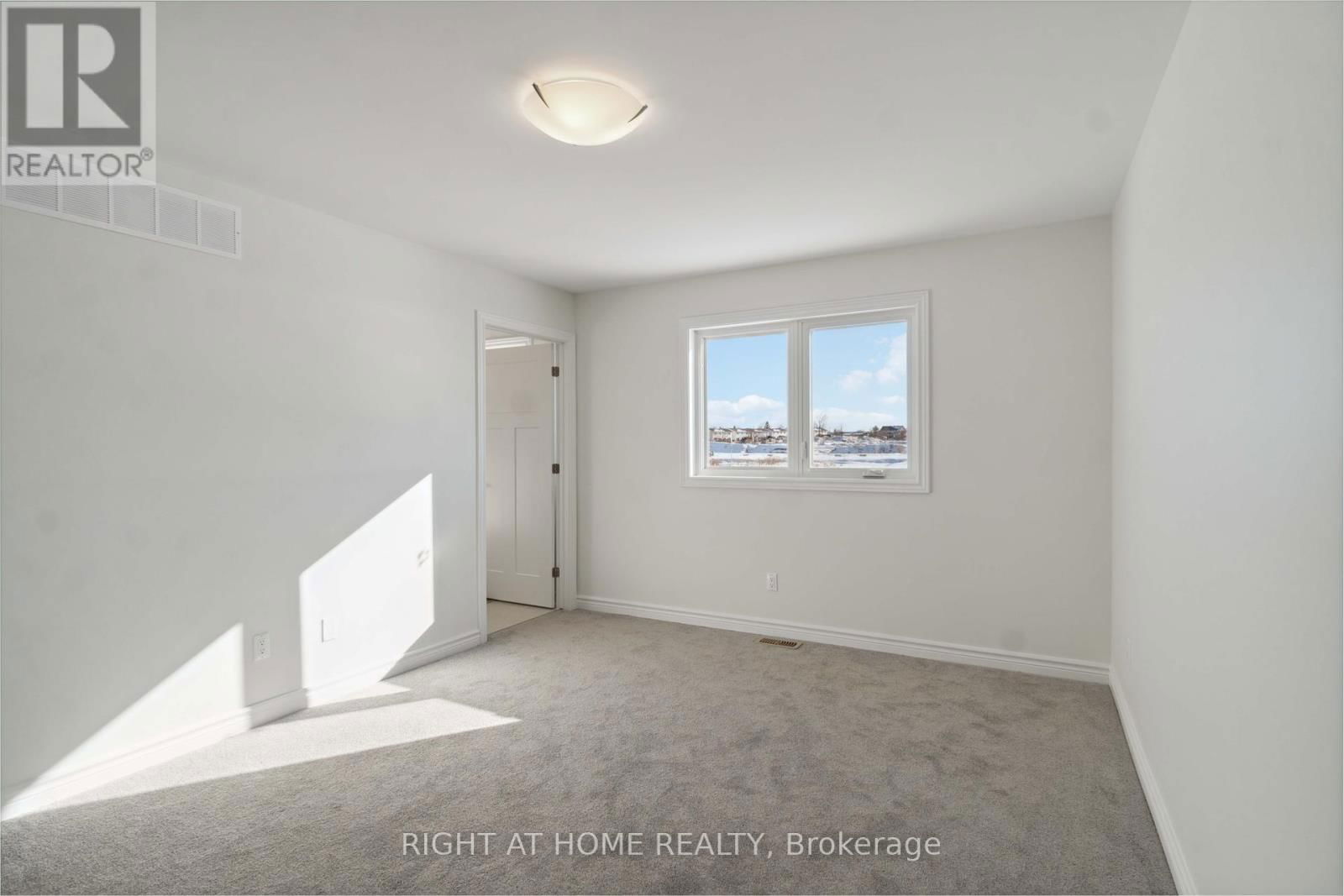 56 GRIFFITH WAY Image 12