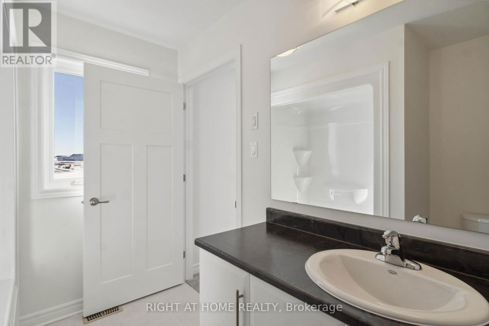 56 GRIFFITH WAY Image 16