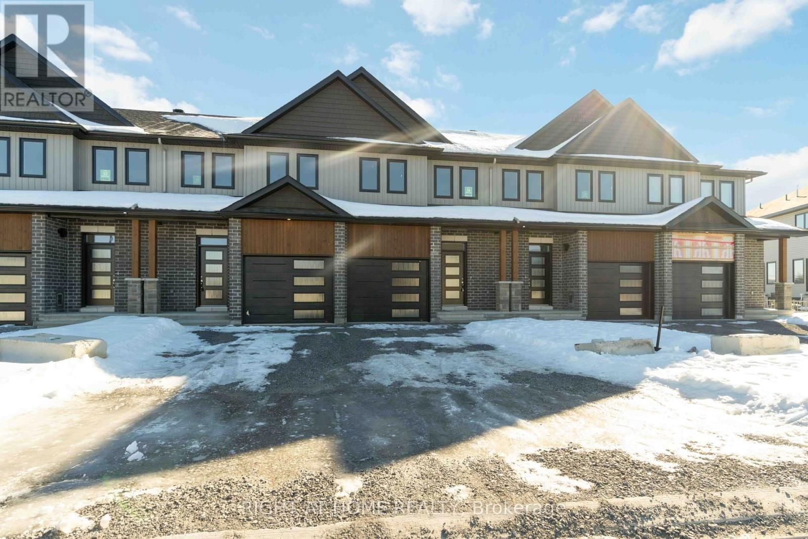 56 GRIFFITH WAY Image 18