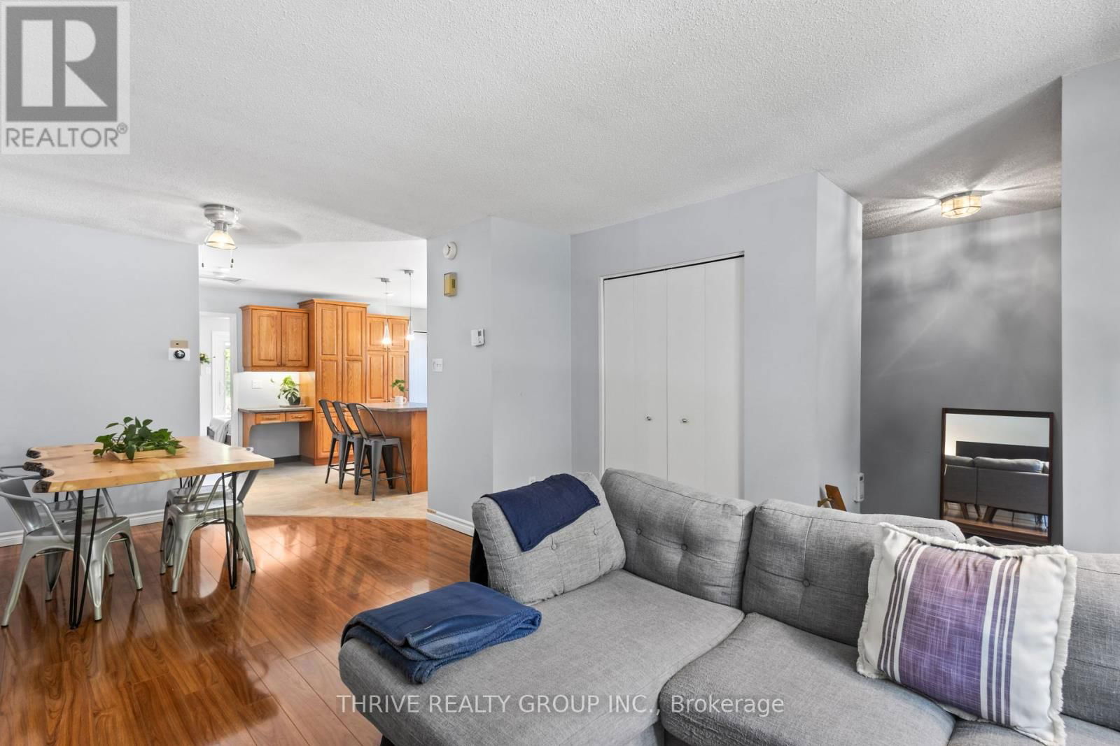 170 OLYMPIC CRESCENT Image 12