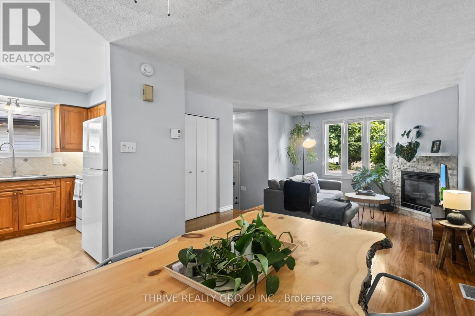 170 OLYMPIC CRESCENT Image 13