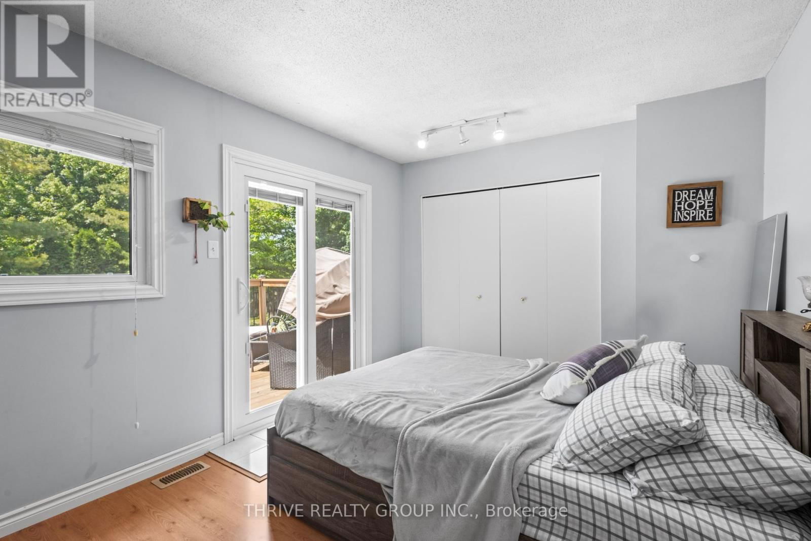170 OLYMPIC CRESCENT Image 18