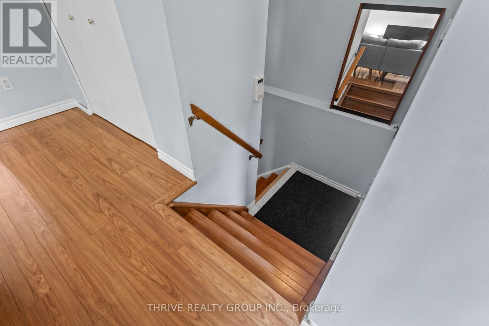 170 OLYMPIC CRESCENT Image 19