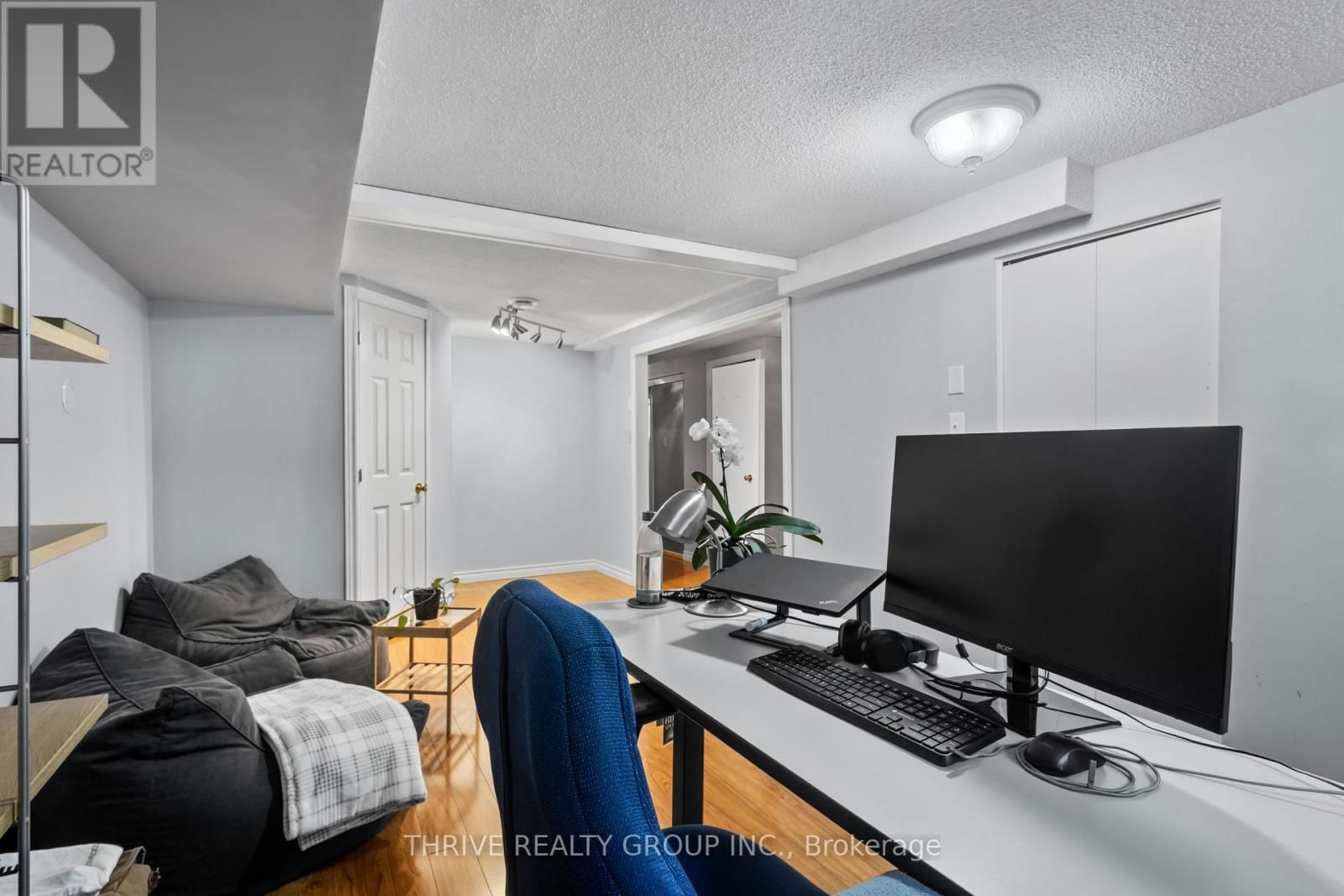 170 OLYMPIC CRESCENT Image 23