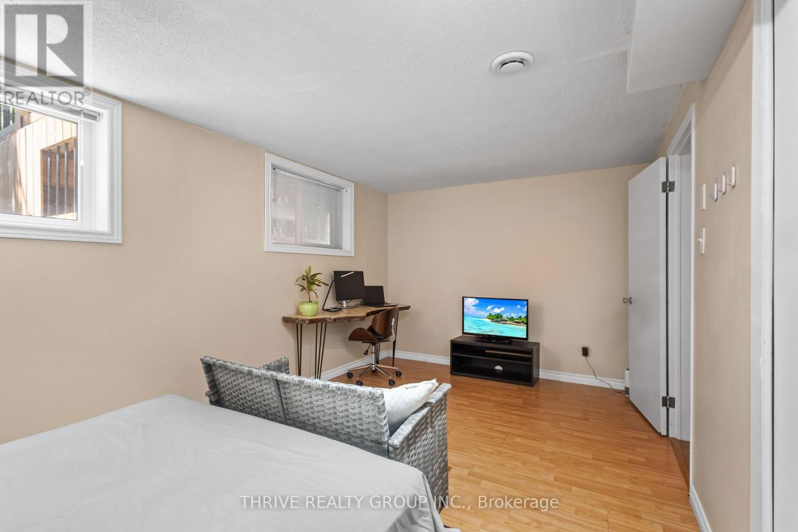 170 OLYMPIC CRESCENT Image 28