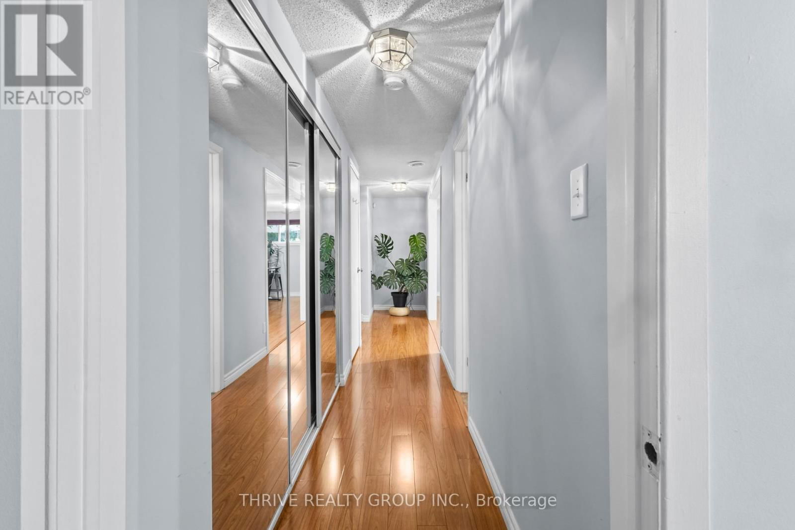 170 OLYMPIC CRESCENT Image 32