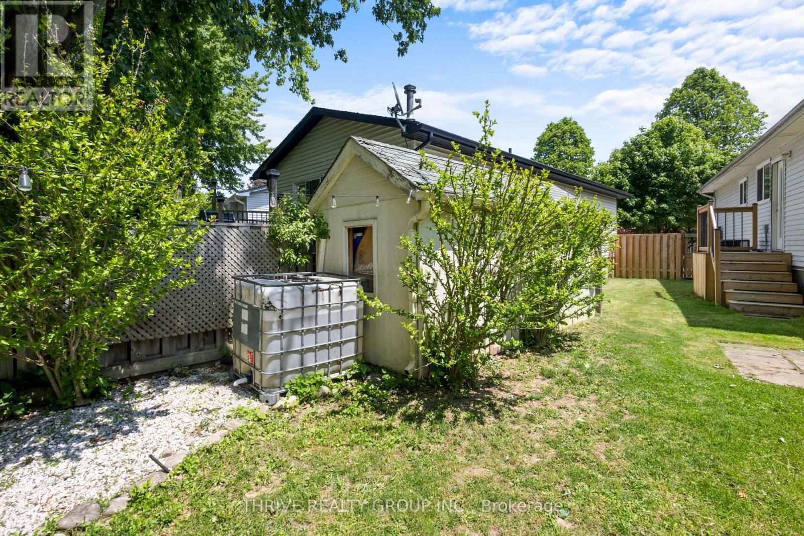 170 OLYMPIC CRESCENT Image 35
