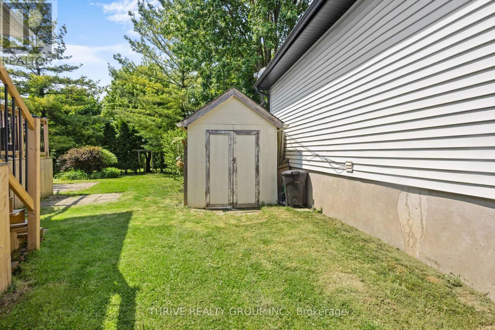 170 OLYMPIC CRESCENT Image 37