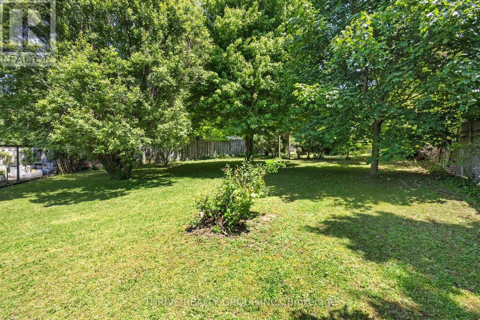 170 OLYMPIC CRESCENT Image 38