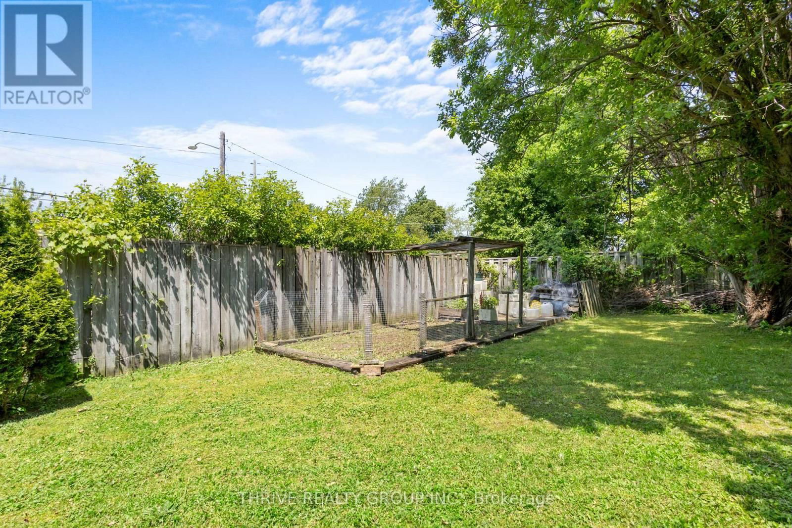 170 OLYMPIC CRESCENT Image 39