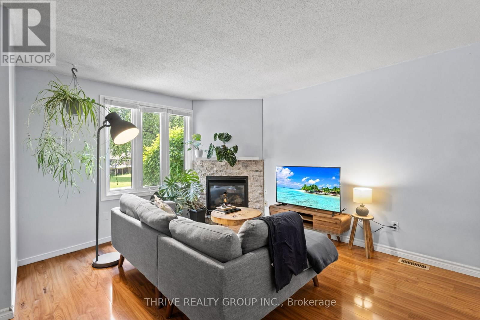 170 OLYMPIC CRESCENT Image 8