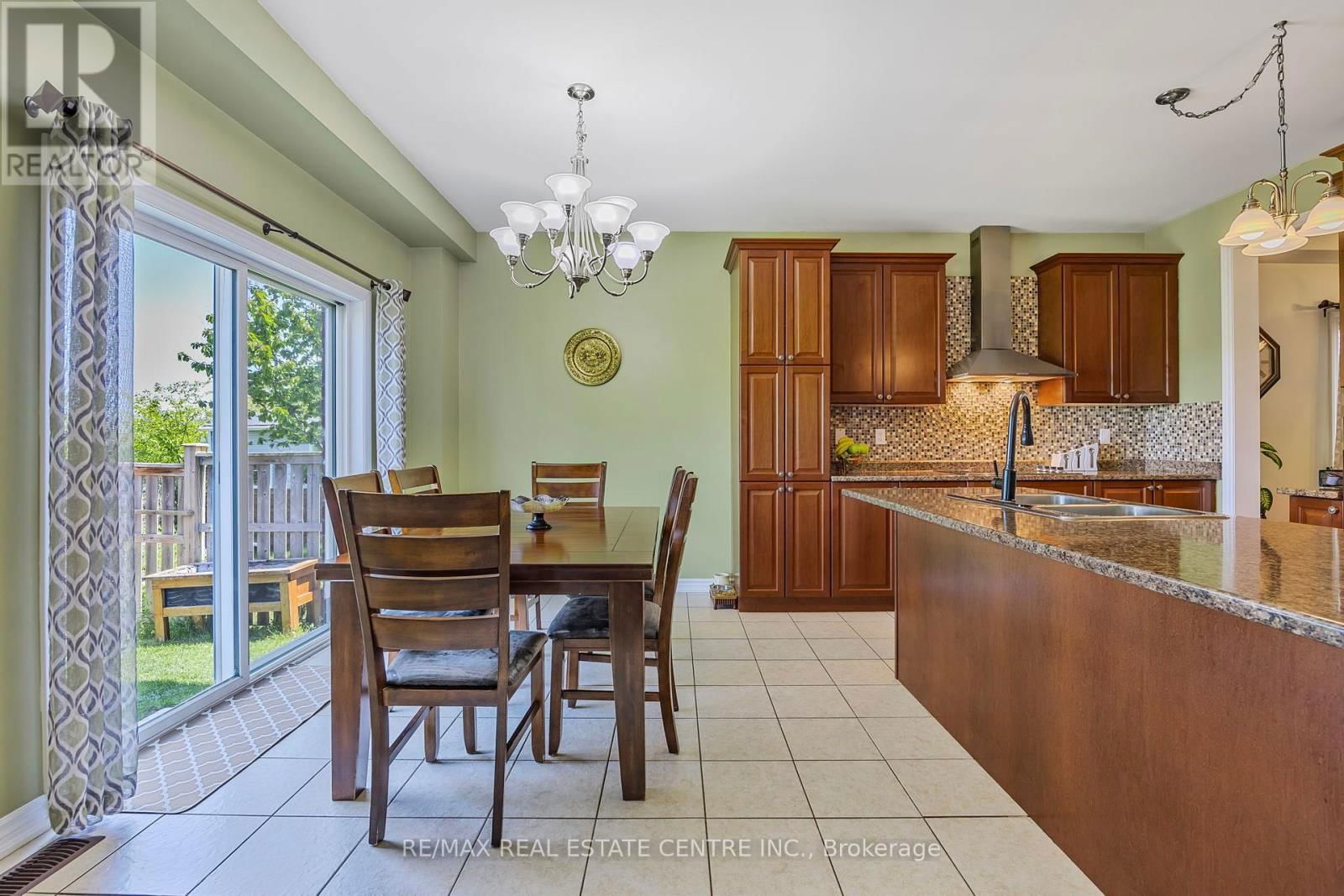 904 O'REILLY CRESCENT Image 11