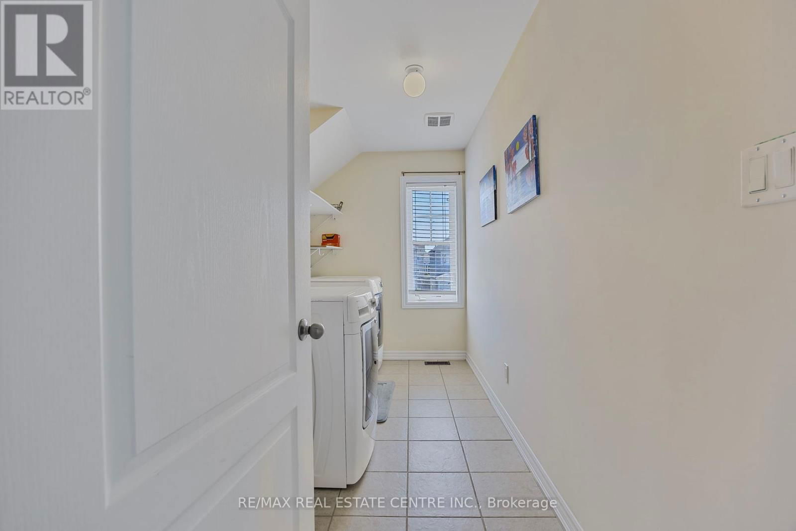 904 O'REILLY CRESCENT Image 15