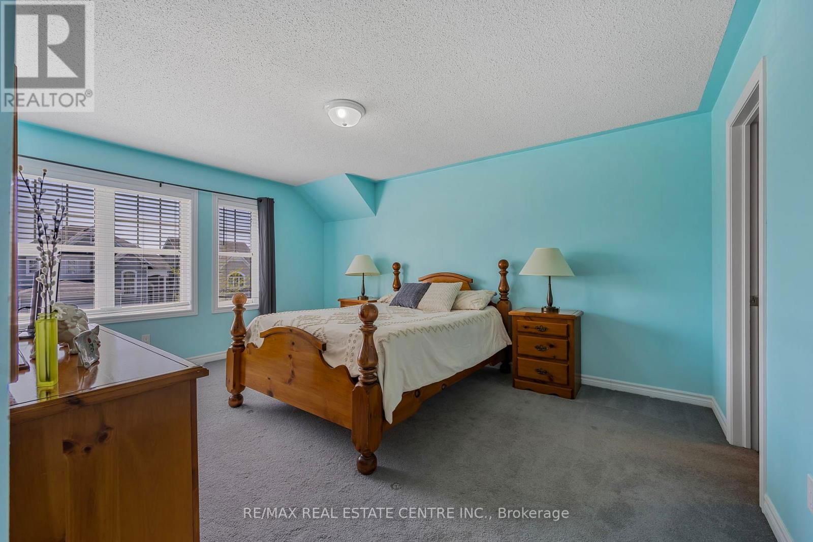 904 O'REILLY CRESCENT Image 17