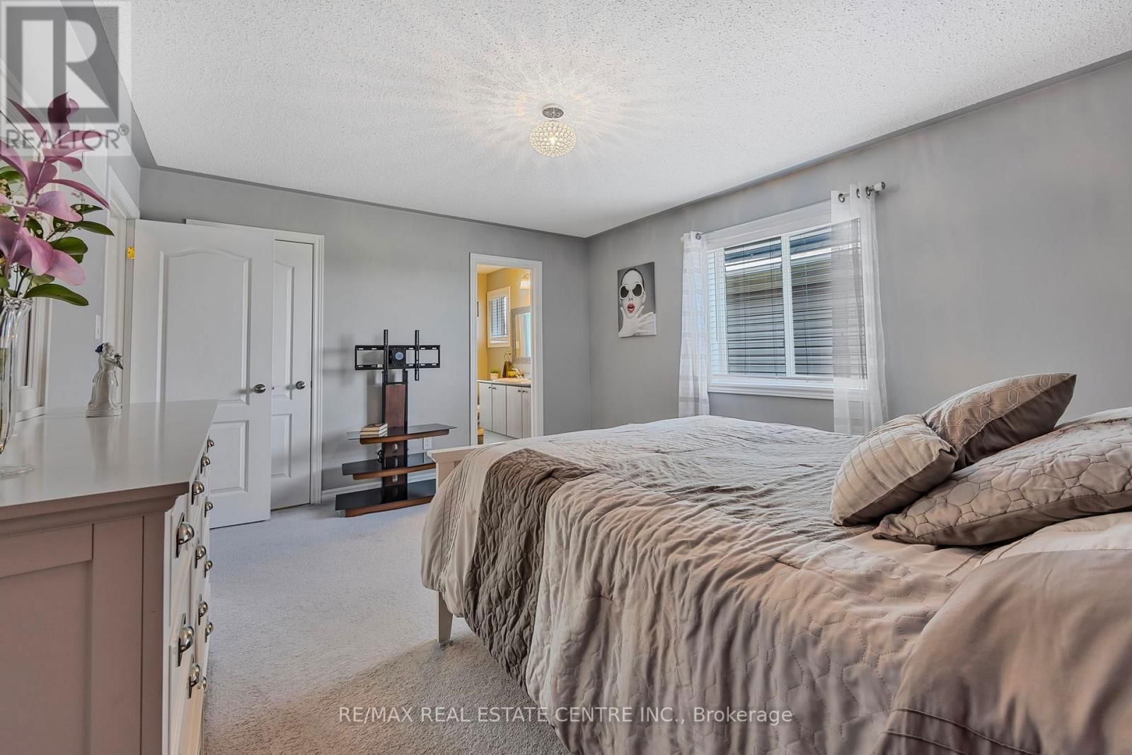904 O'REILLY CRESCENT Image 20