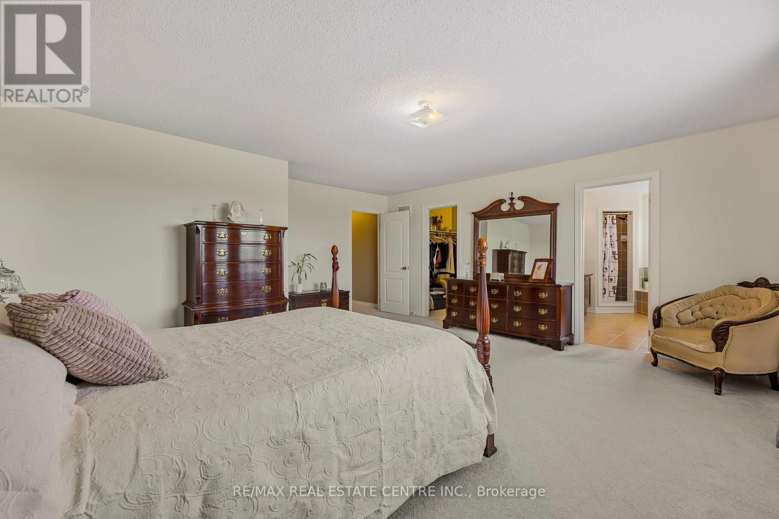 904 O'REILLY CRESCENT Image 25