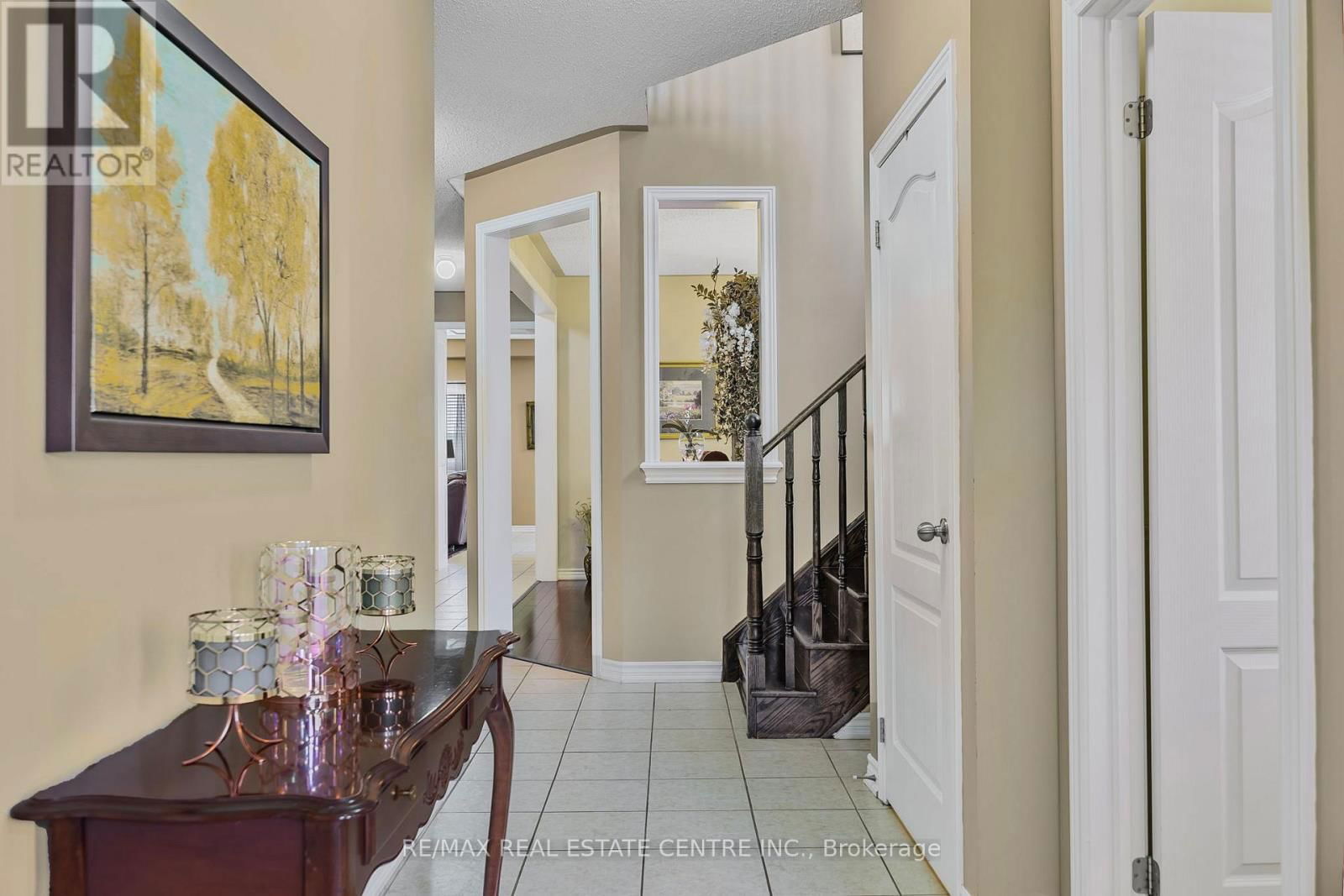 904 O'REILLY CRESCENT Image 4