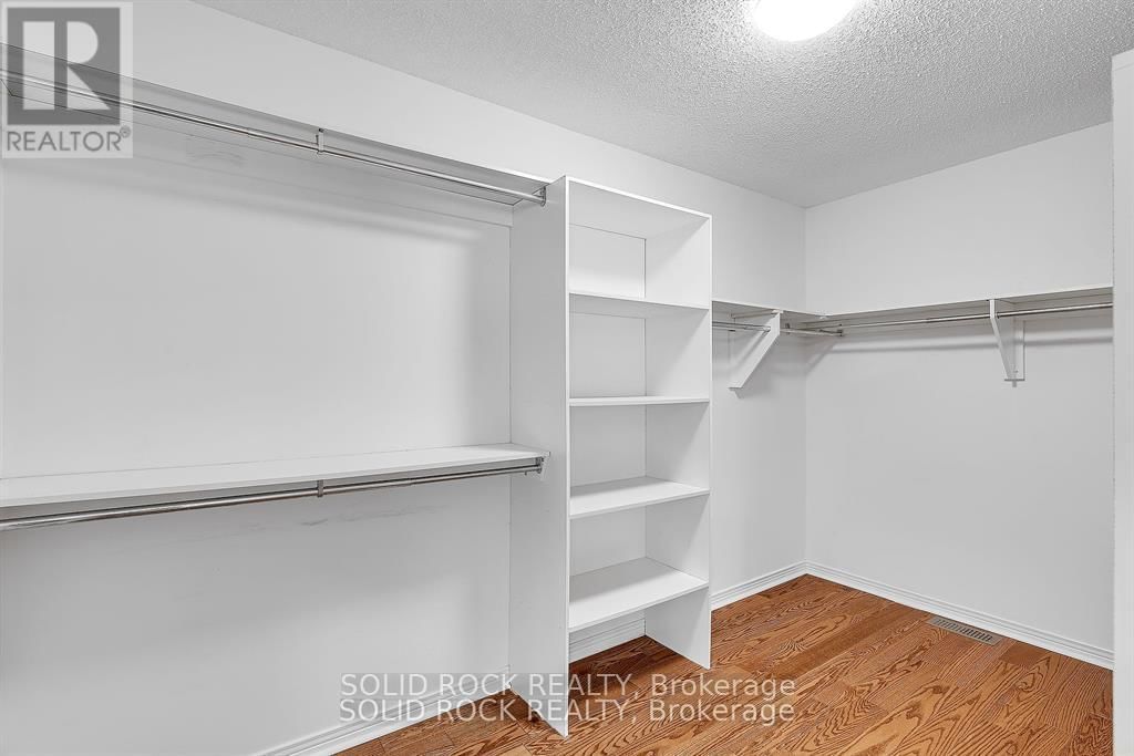 42 MARCHBROOK CIRCLE Image 21