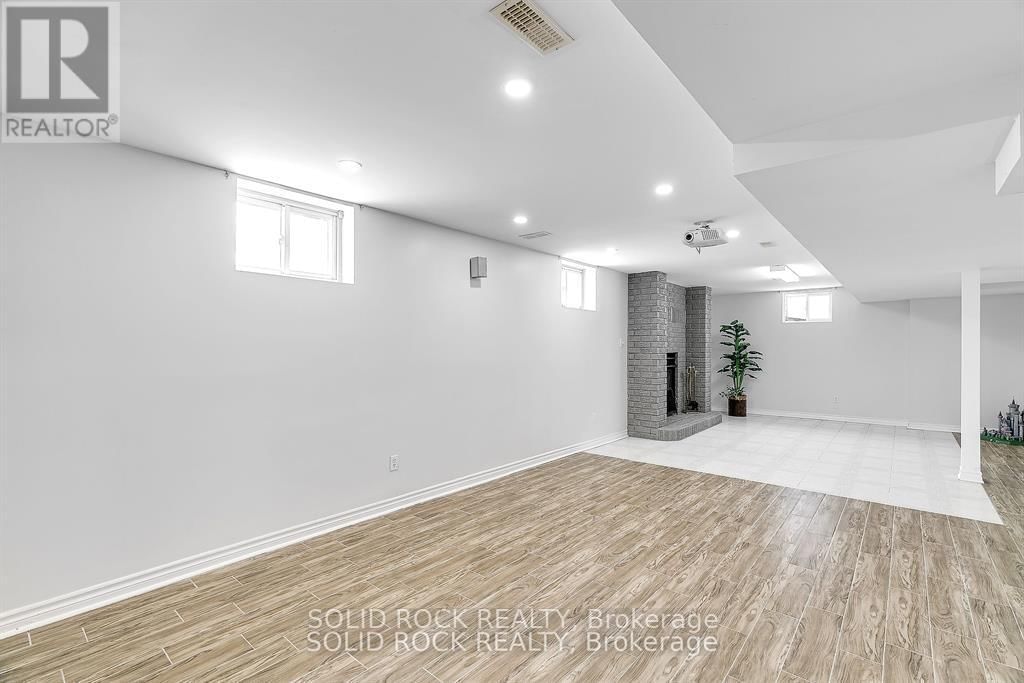 42 MARCHBROOK CIRCLE Image 28