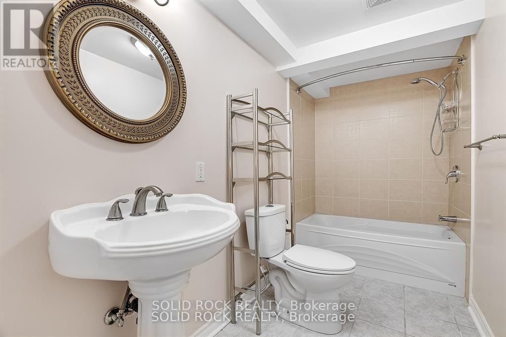 42 MARCHBROOK CIRCLE Image 31