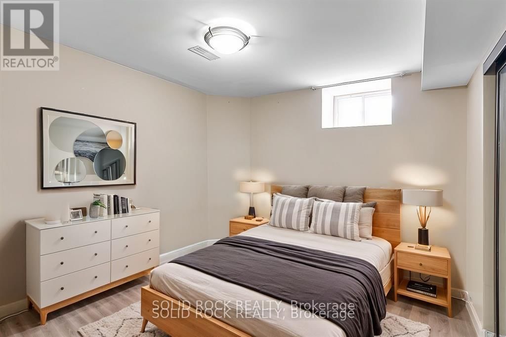 42 MARCHBROOK CIRCLE Image 32
