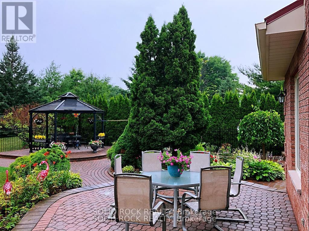 42 MARCHBROOK CIRCLE Image 33