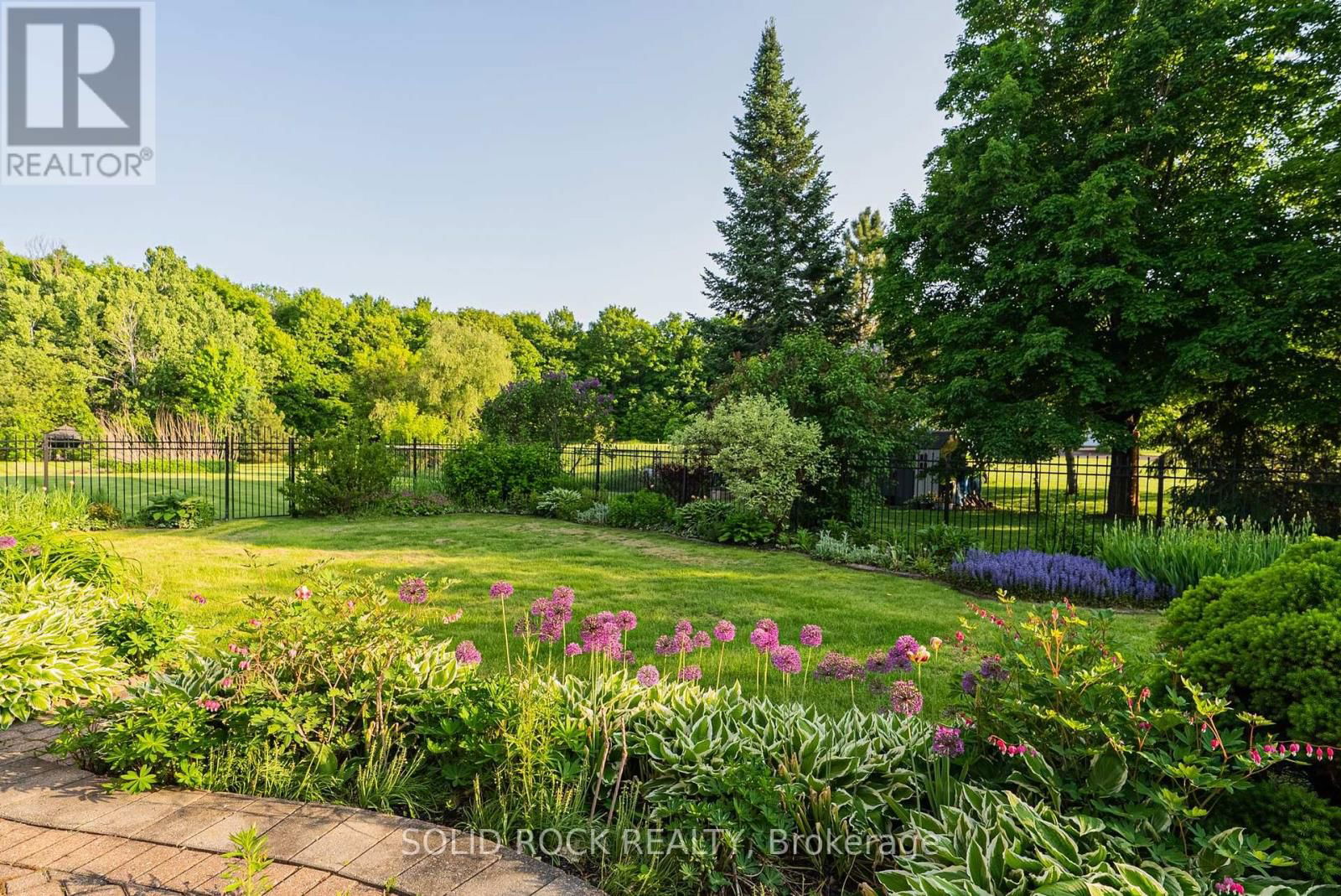 42 MARCHBROOK CIRCLE Image 35