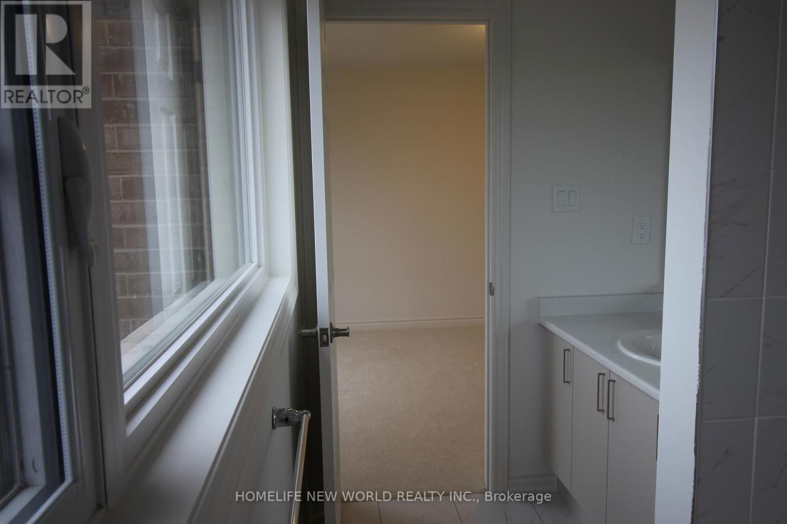 234 ELLIOT AVENUE WEST Image 12