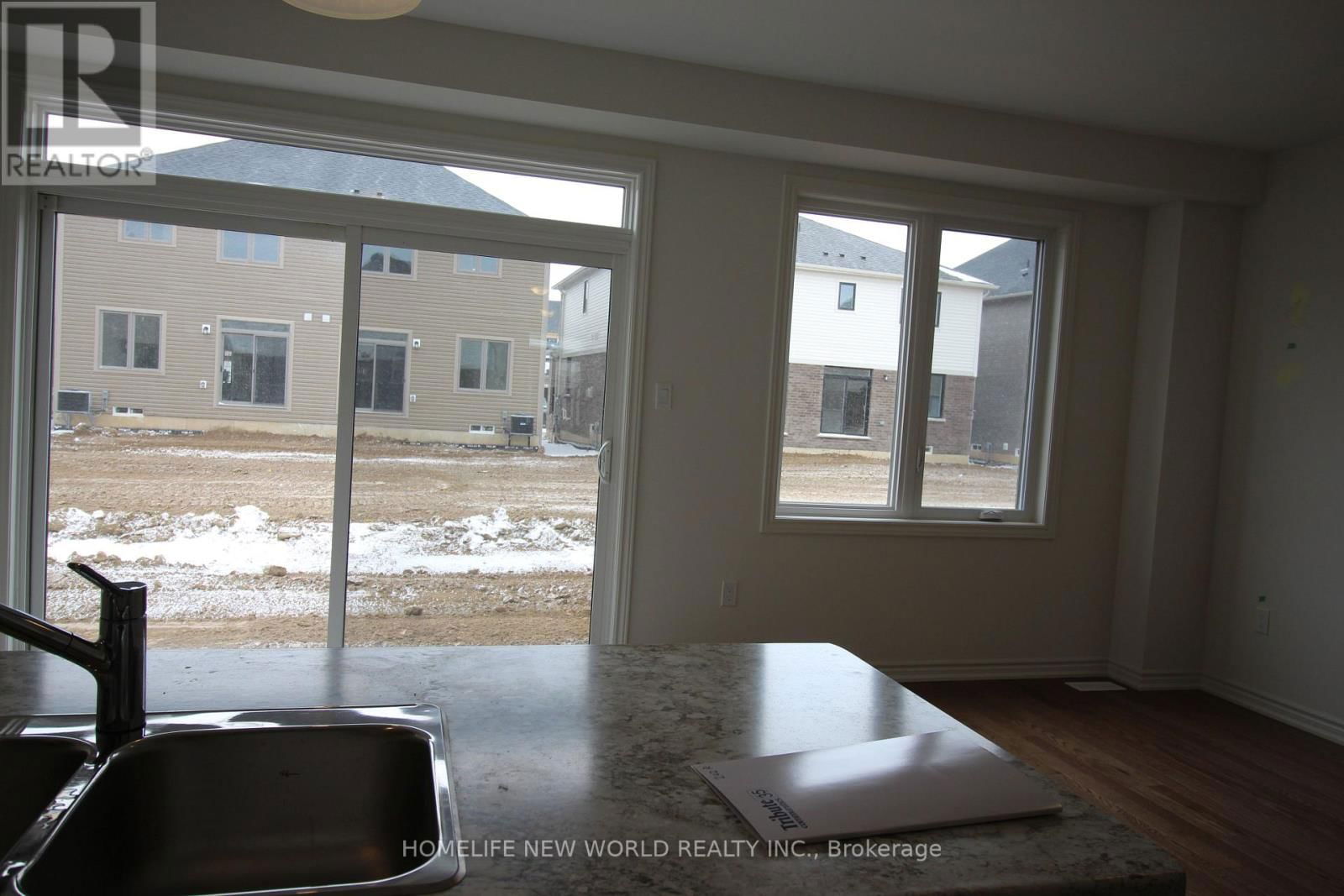 234 ELLIOT AVENUE WEST Image 8