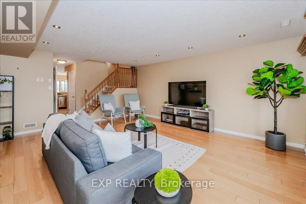 21A - 50 HOWE DRIVE Image 13