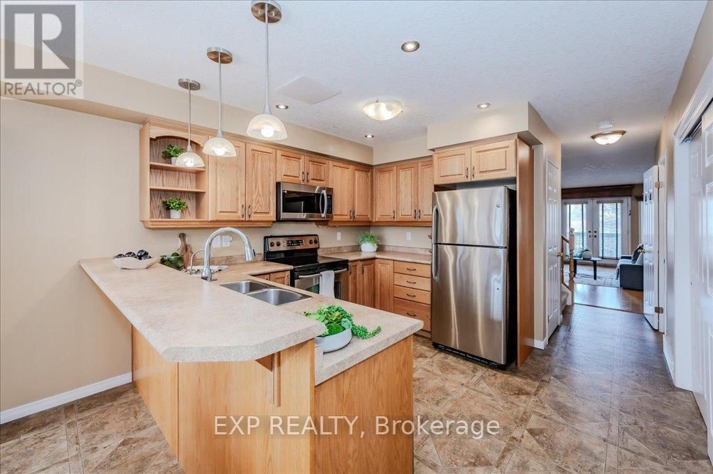 21A - 50 HOWE DRIVE Image 5