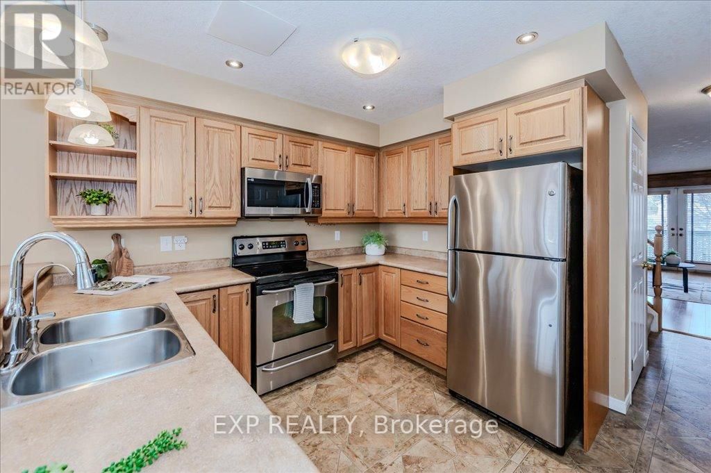 21A - 50 HOWE DRIVE Image 8