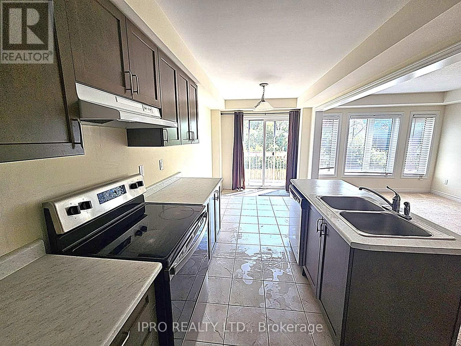 29 - 755 LINDEN DRIVE Image 8
