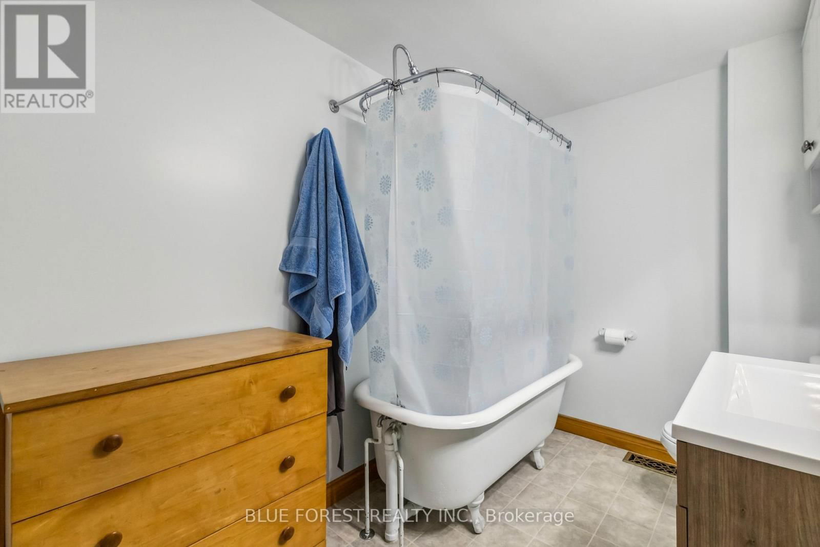 140 EMERSON AVENUE Image 20