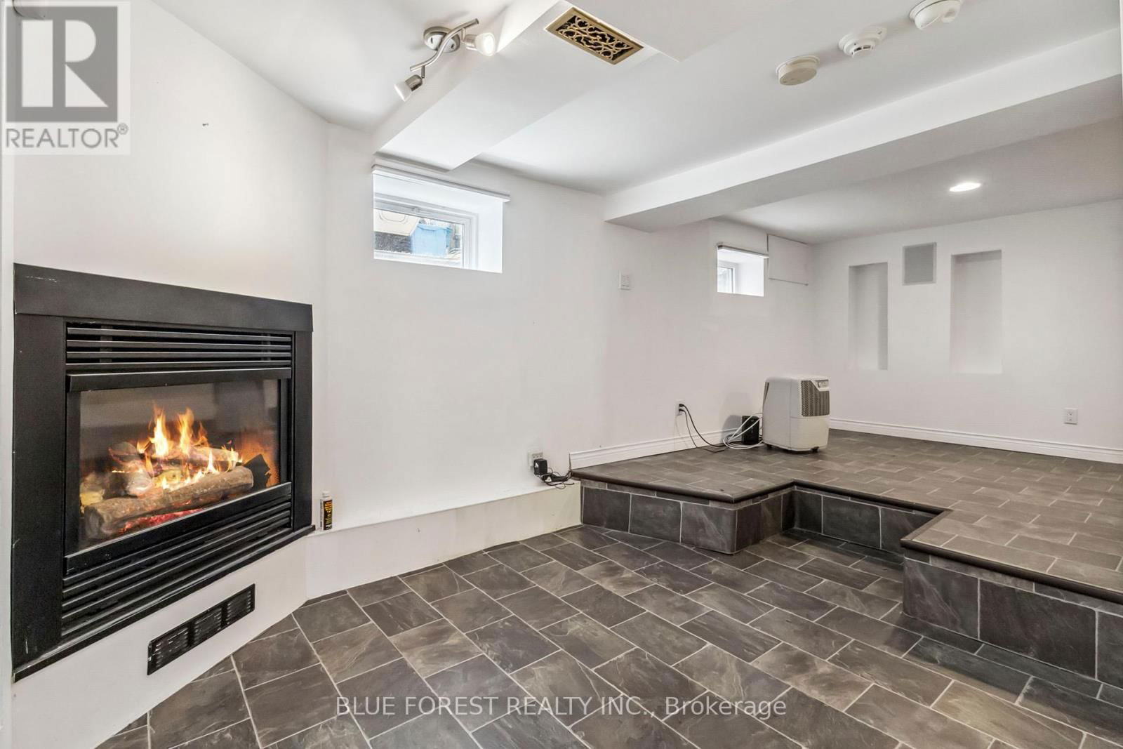140 EMERSON AVENUE Image 28